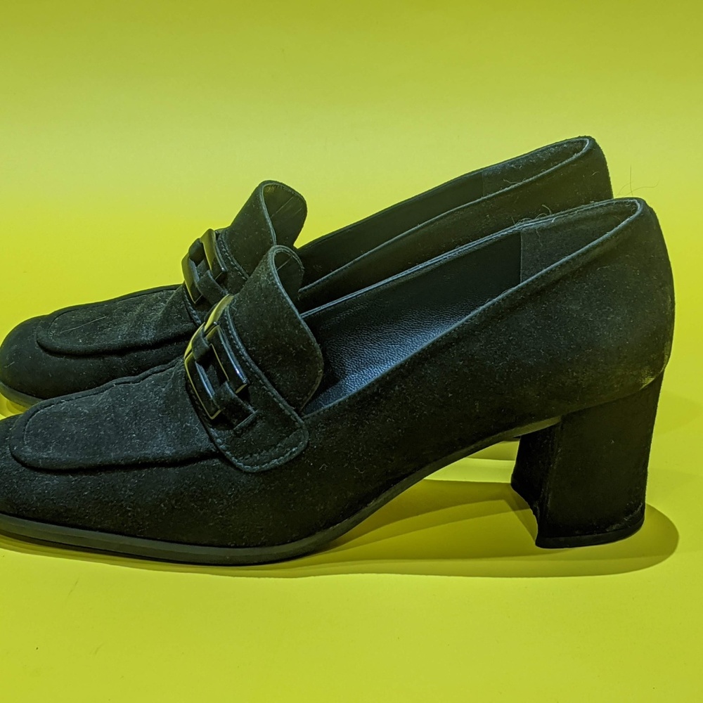 Stuart Weitzman Heels Black Suede 2in Heel - Picture 2 of 6